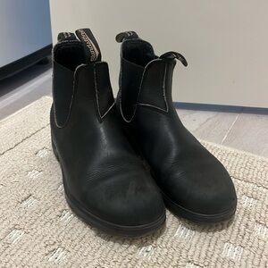Bluestone’s Chelsea Black W9